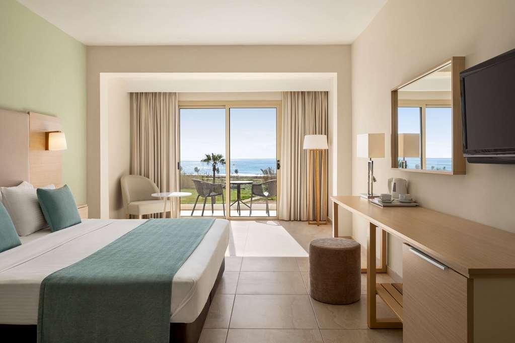 Ramada Hotel & Suites By Wyndham Ajia Napa Pokój zdjęcie
