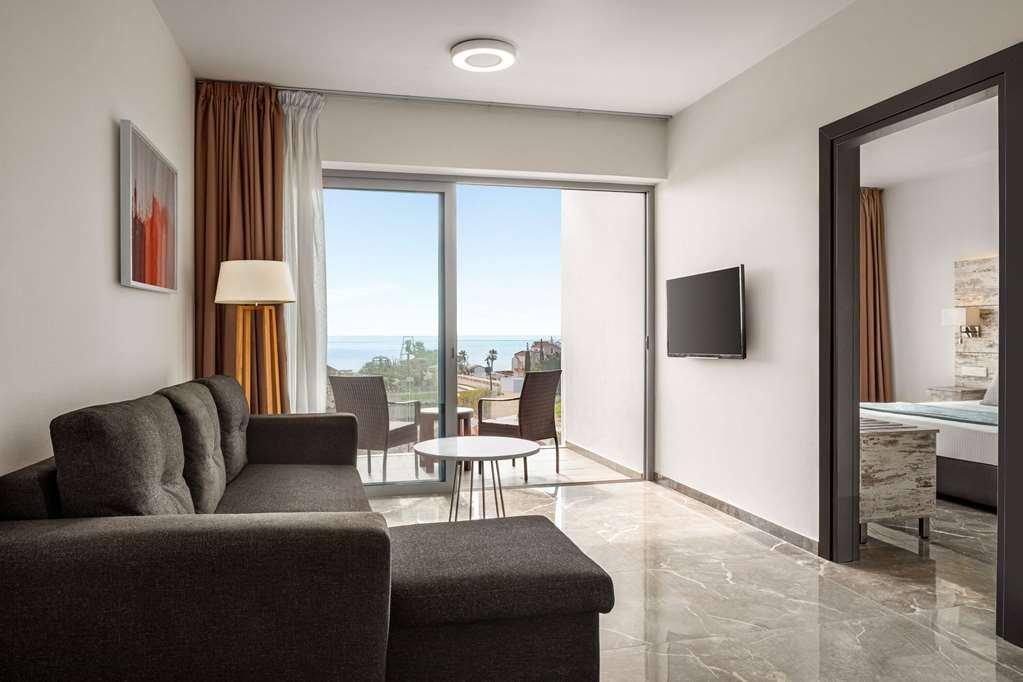Ramada Hotel & Suites By Wyndham Ajia Napa Pokój zdjęcie