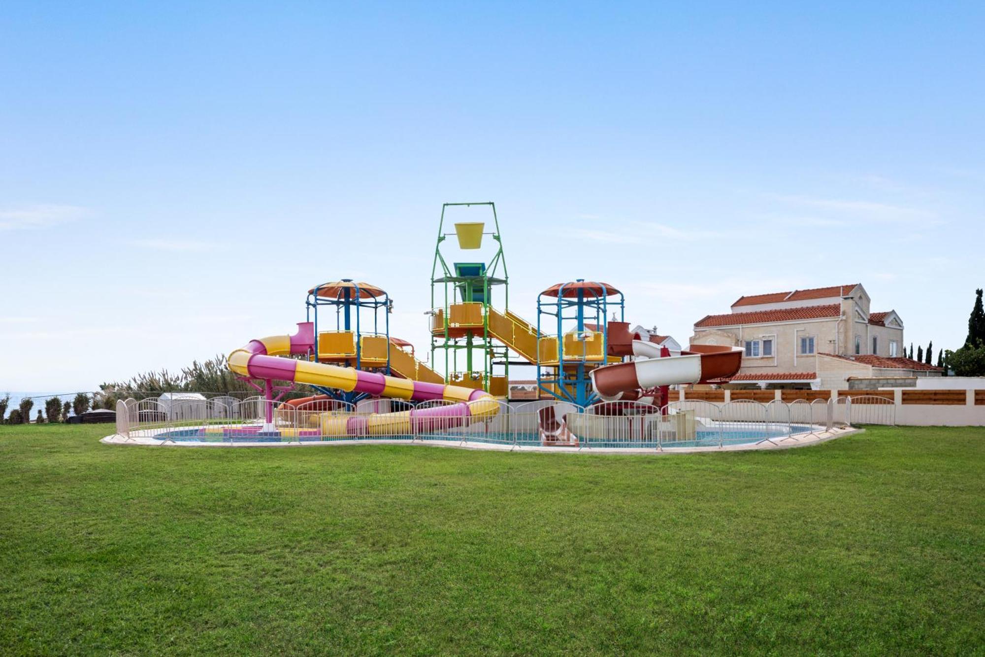Ramada Hotel & Suites By Wyndham Ajia Napa Zewnętrze zdjęcie